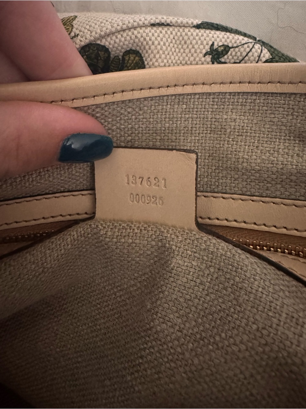 Gucci Beige Canvas Shoulder Bag with Natural Leather Trim